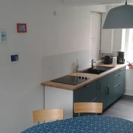 A 50m De La Par Chemin Pietonnier ! Réville