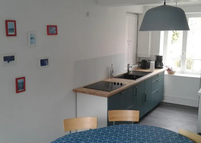 A 50m De La Par Chemin Pietonnier ! Reville